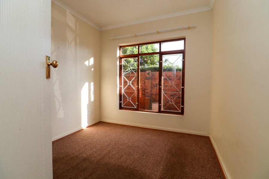 To Let 2 Bedroom Property for Rent in Flamwood North West